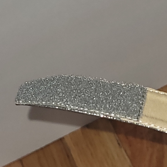 Americian Rag Distressed Metallic Silver Sandals - Picture 9 of 10